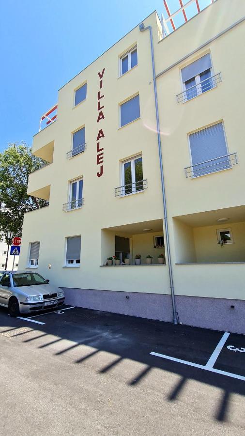 Lucis Apartment Сен Екстериор снимка